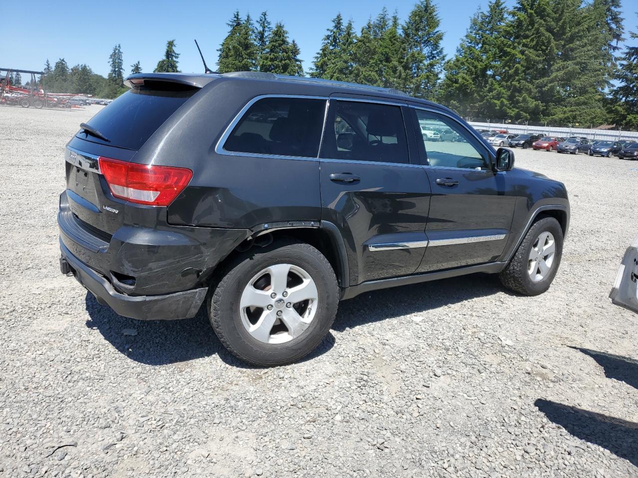 1J4RR4GT2BC542121 2011 Jeep Grand Cherokee Laredo