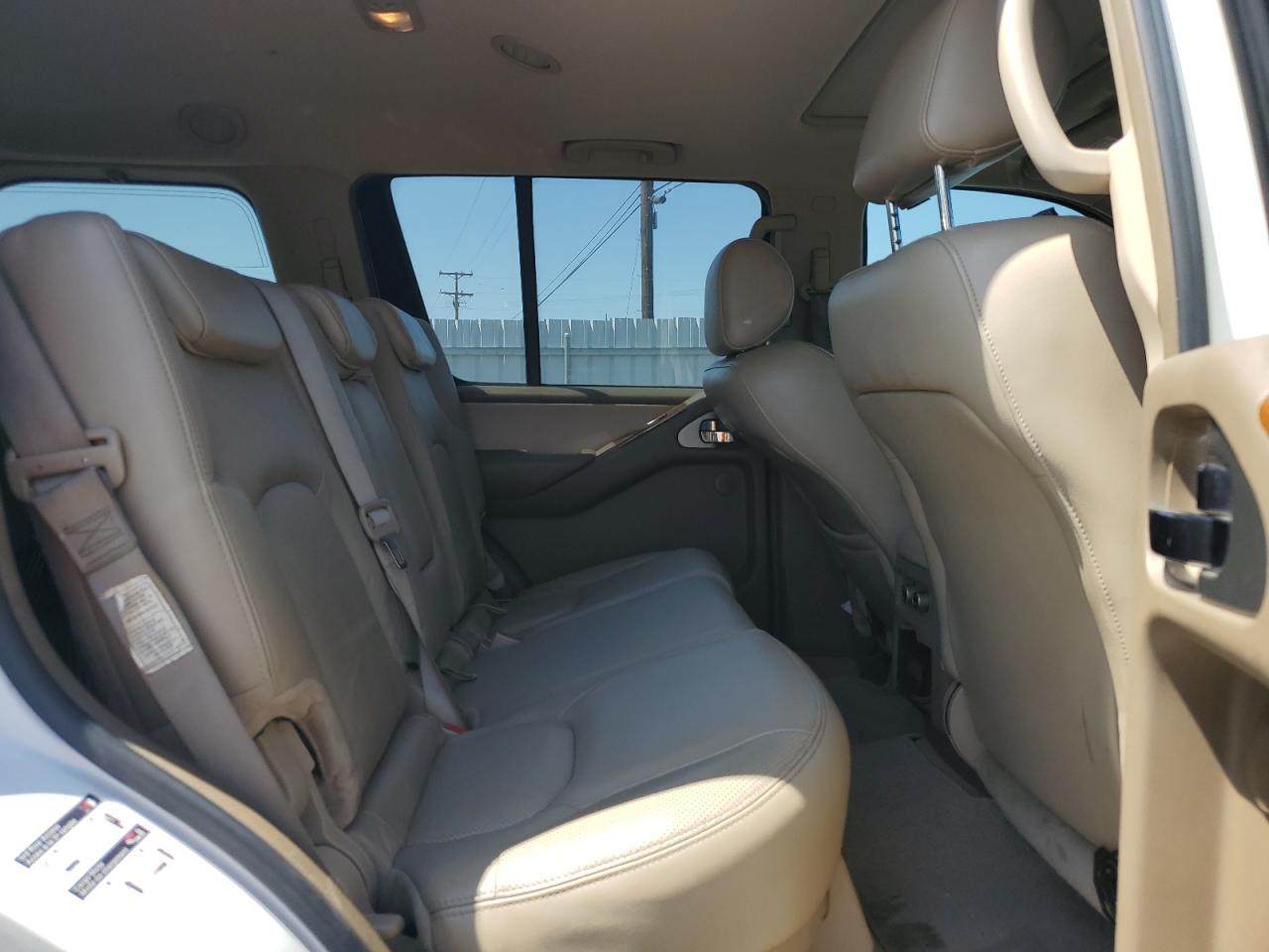 5N1AR18W16C602174 2006 Nissan Pathfinder Le