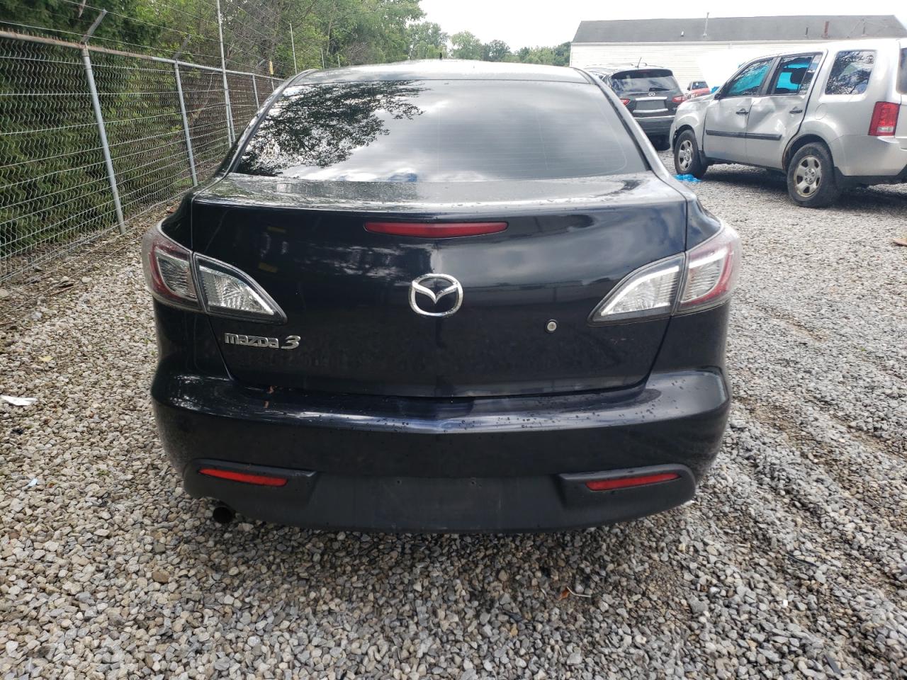JM1BL1UG6B1355460 2011 Mazda 3 I