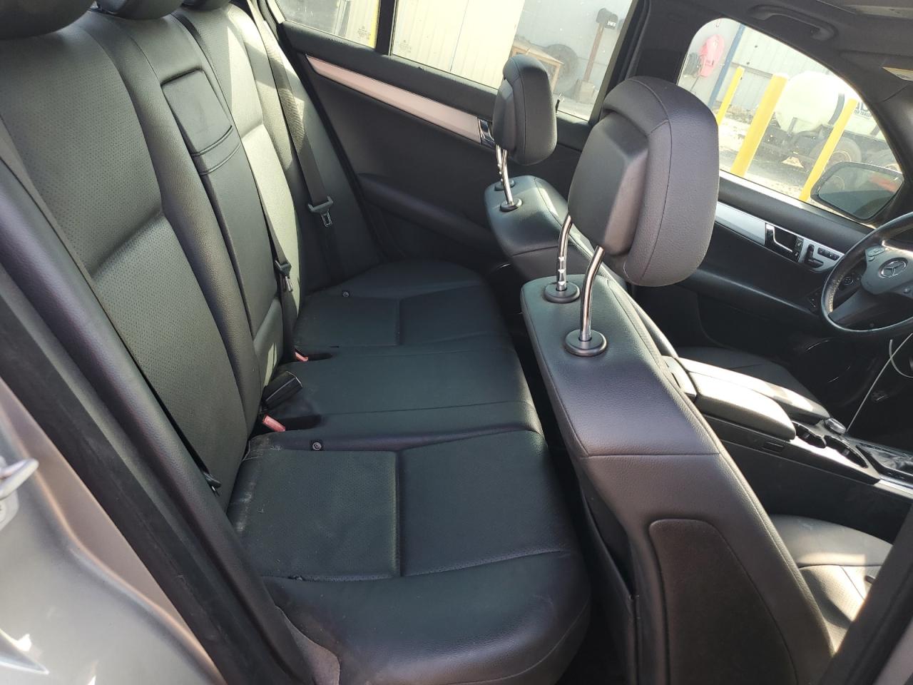 WDDGF81XX9F238901 2009 Mercedes-Benz C 300 4Matic