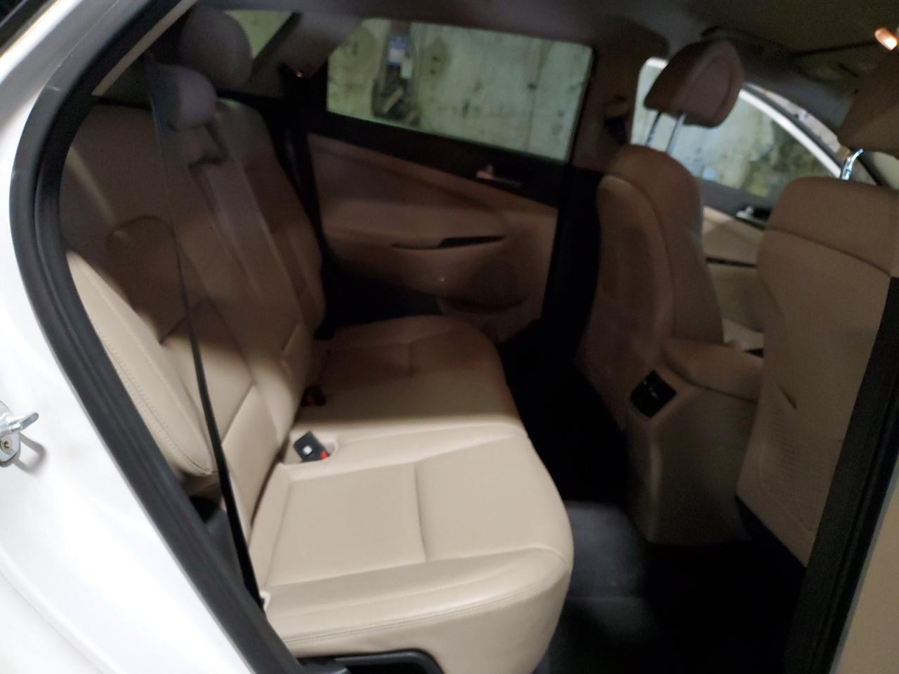 KM8J3CA48JU820136 2018 Hyundai Tucson Sel