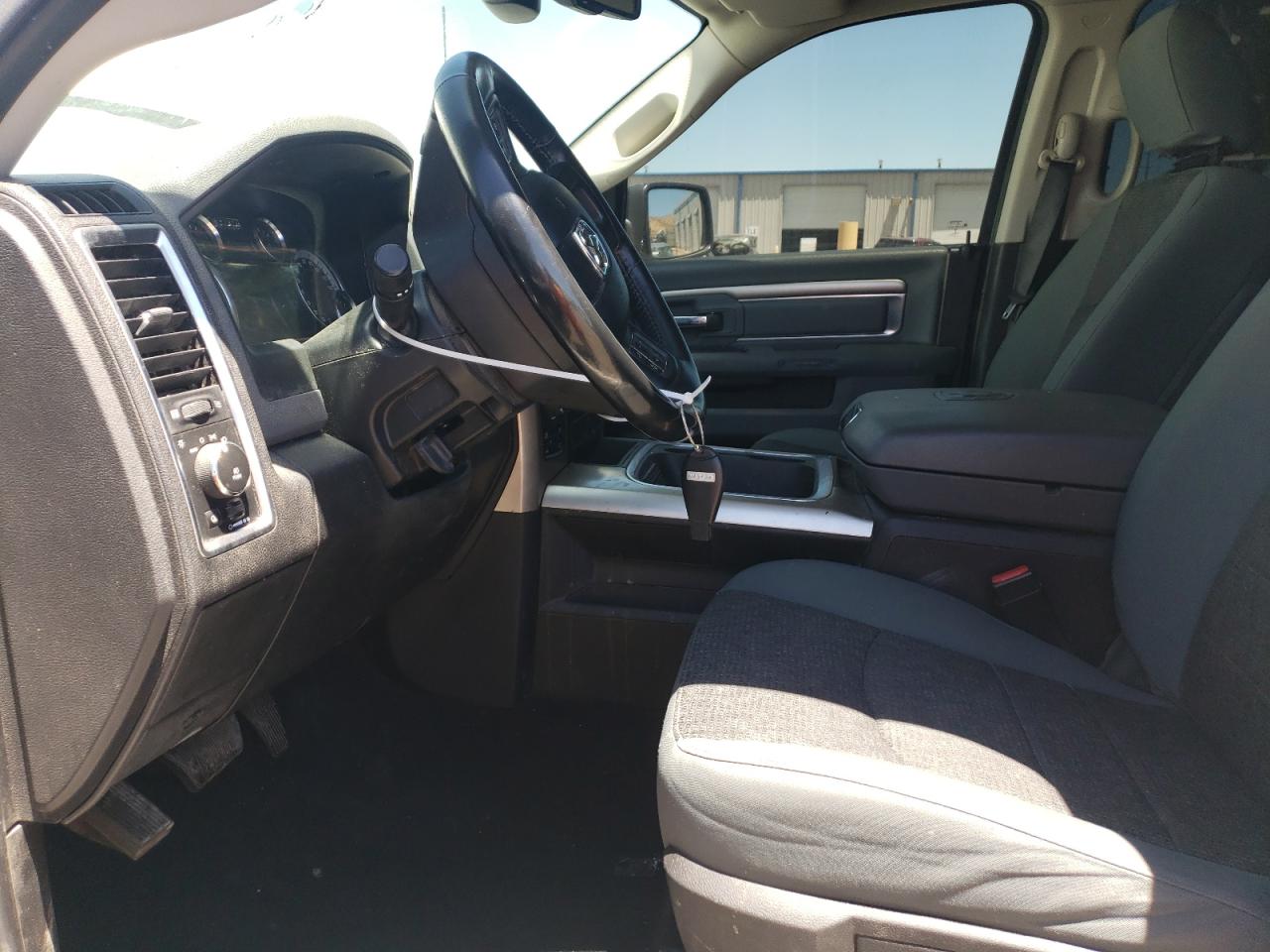 1C6RR7GT4HS569379 2017 Ram 1500 Slt