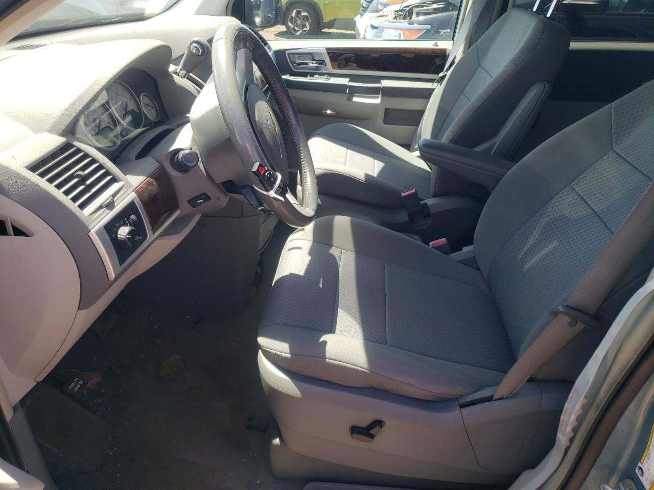 2A4RR5D14AR319013 2010 Chrysler Town & Country Touring