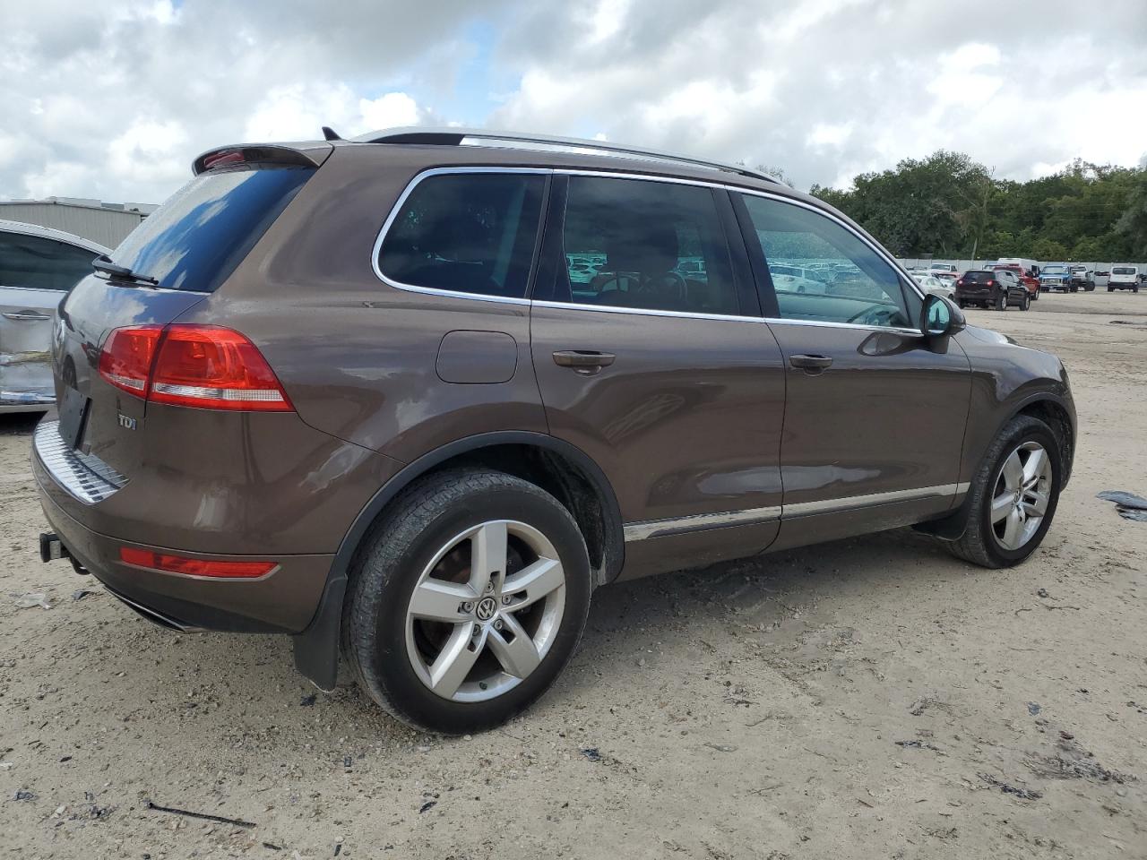 2013 Volkswagen Touareg V6 Tdi vin: WVGEP9BP1DD007811