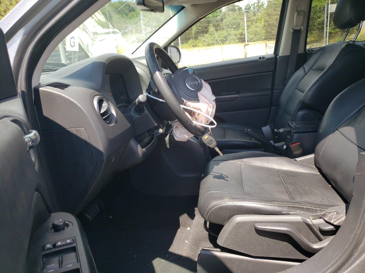 1J4NF1FBXBD281670 2011 Jeep Compass Sport