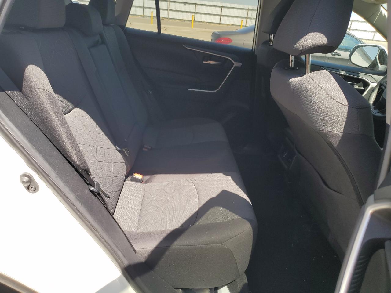 2T3W1RFVXMC107106 2021 Toyota Rav4 Xle