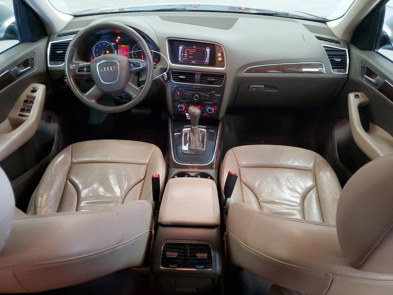 WA1CFAFP5BA044170 2011 Audi Q5 Premium