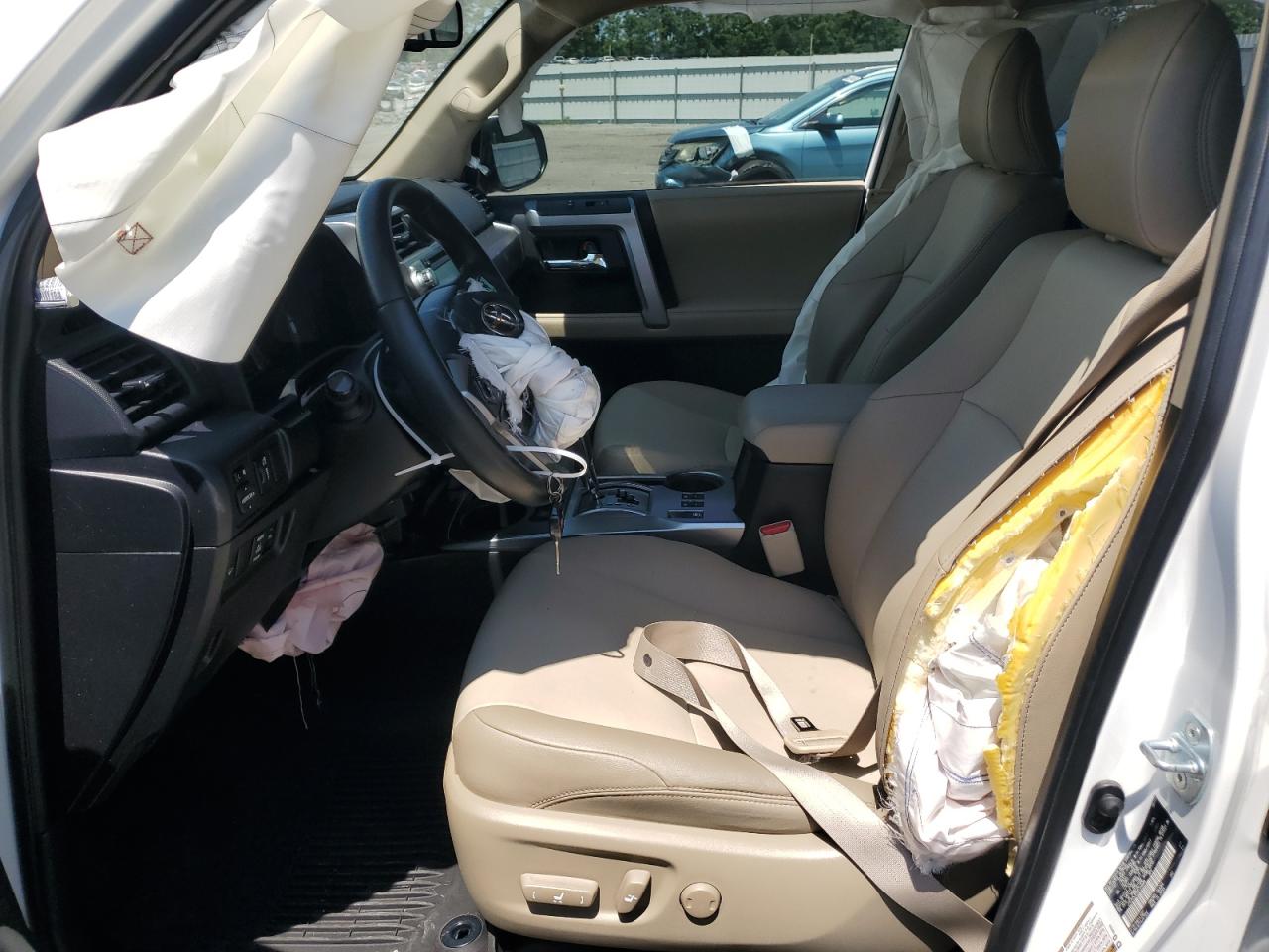 JTEZU5JR4H5164688 2017 Toyota 4Runner Sr5