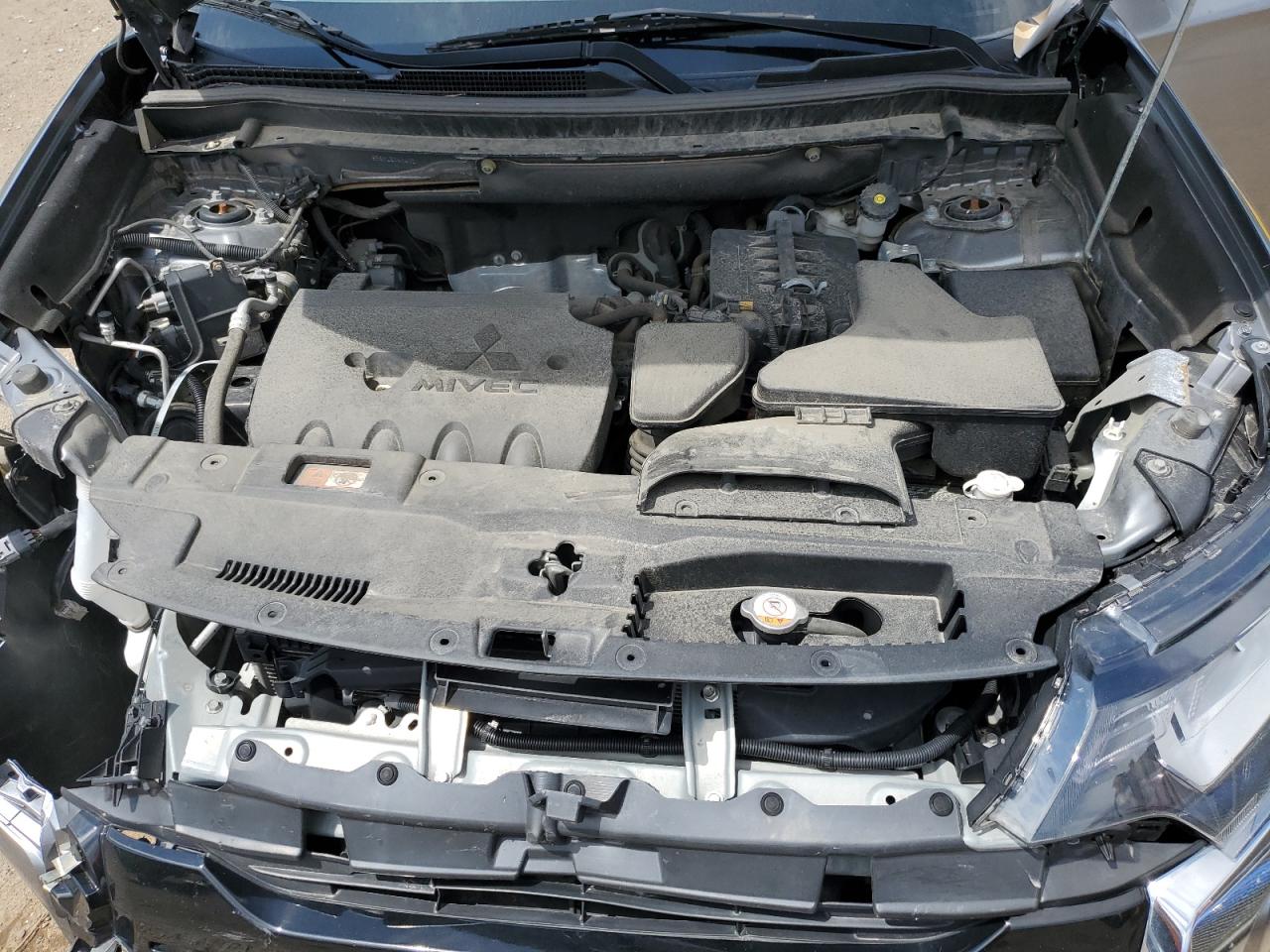 JA4AD3A35LZ040412 2020 Mitsubishi Outlander Se