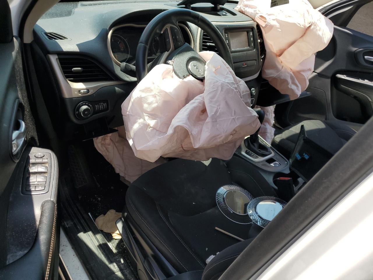 1C4PJMCB9GW341503 2016 Jeep Cherokee Latitude