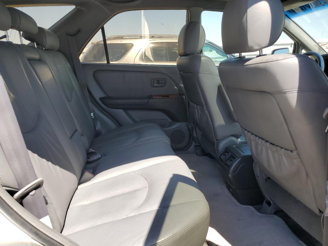 JT6GF10U3Y0067717 2000 Lexus Rx 300