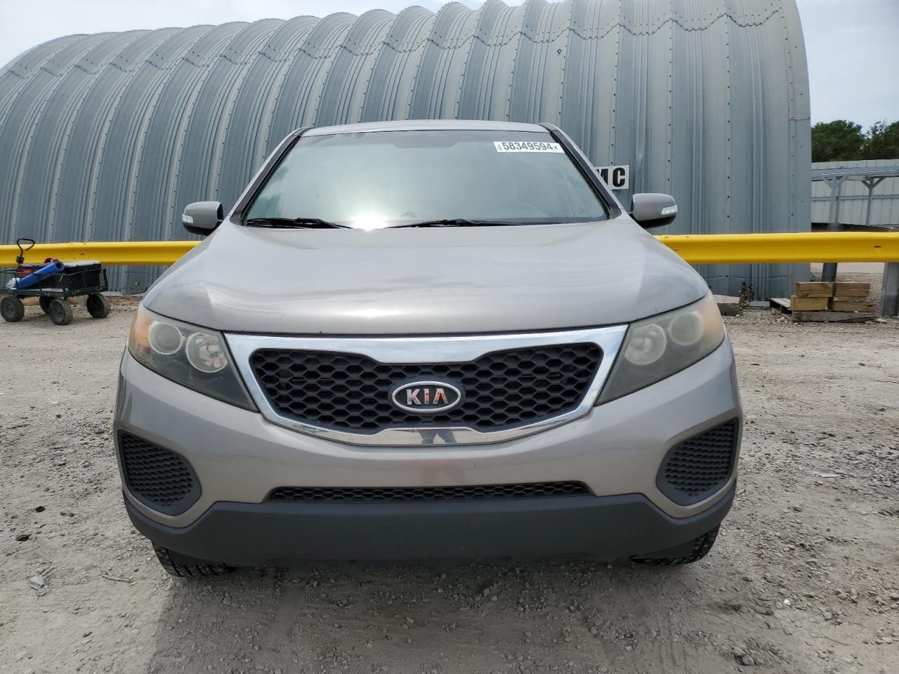 5XYKT3A19BG130493 2011 Kia Sorento Base