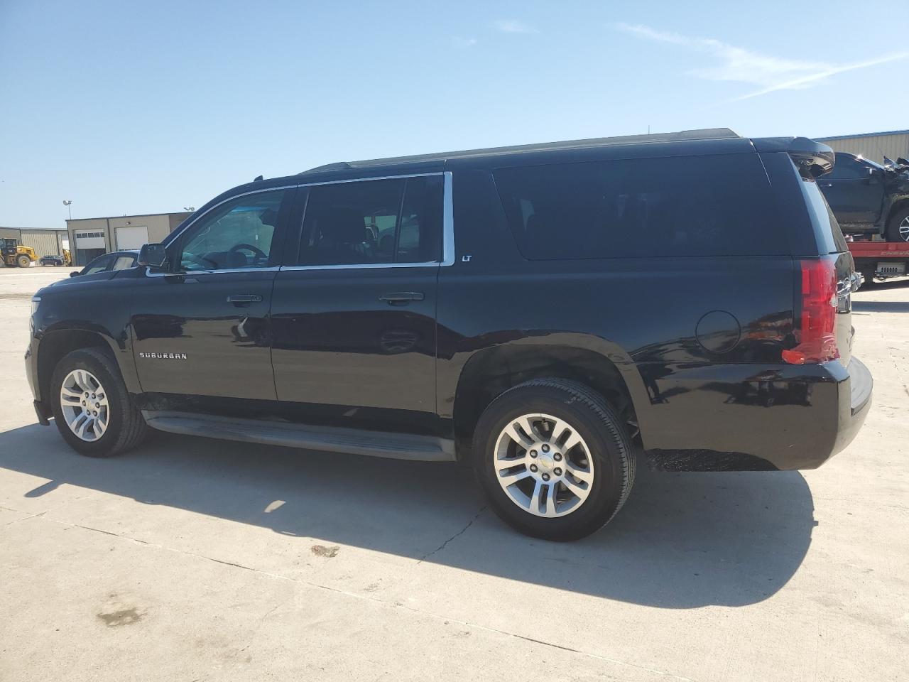 2015 Chevrolet Suburban C1500 Lt vin: 1GNSCJKC6FR557794