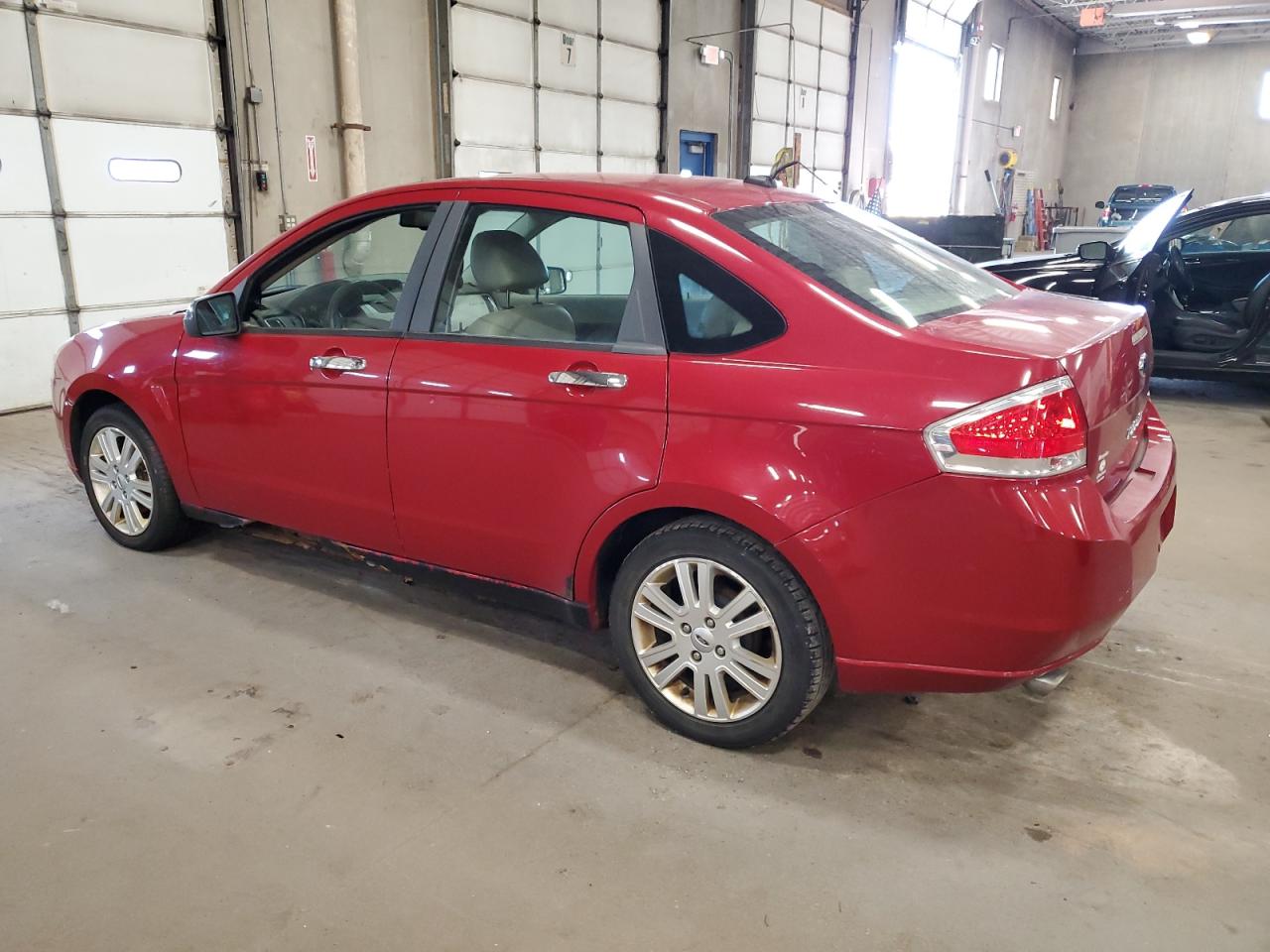 1FAHP3HNXAW135281 2010 Ford Focus Sel