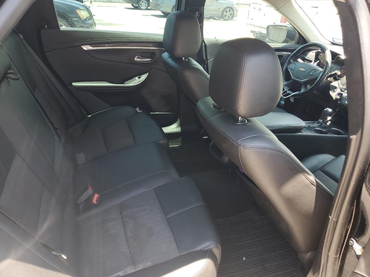 2G1105SA6J9140156 2018 Chevrolet Impala Lt