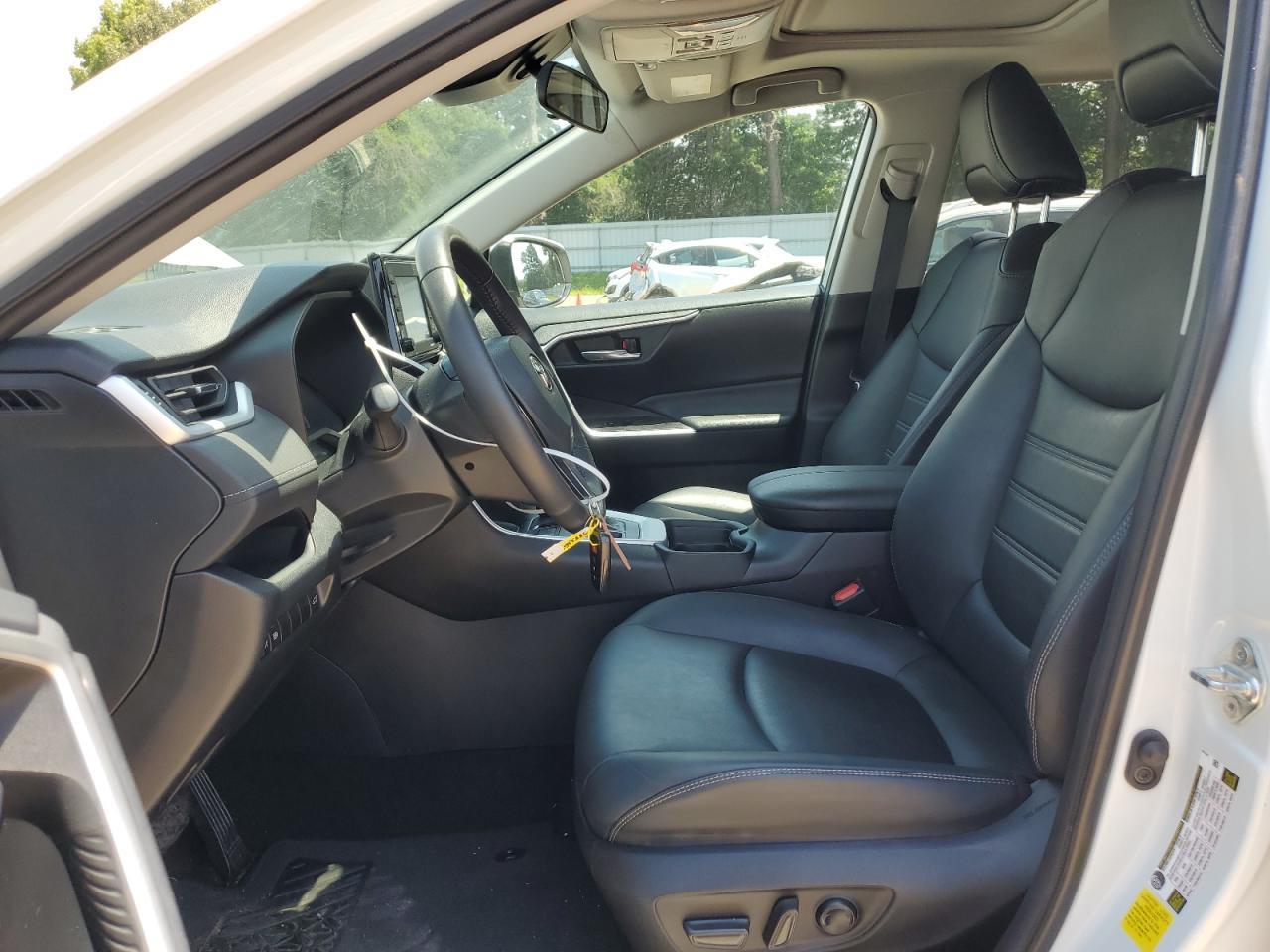 2T3C1RFV1MW148287 2021 Toyota Rav4 Xle Premium