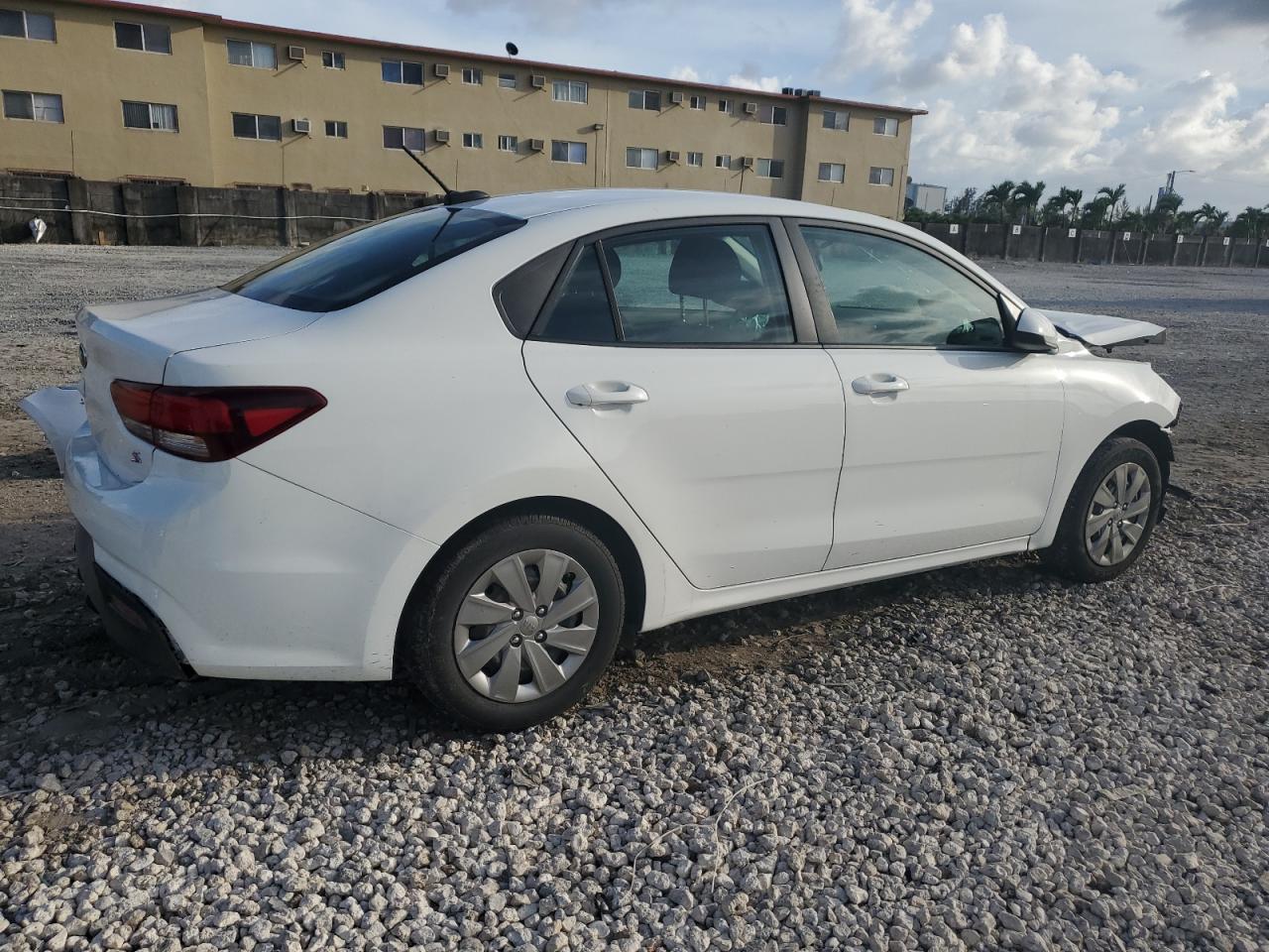 3KPA24AB3JE086564 2018 Kia Rio Lx