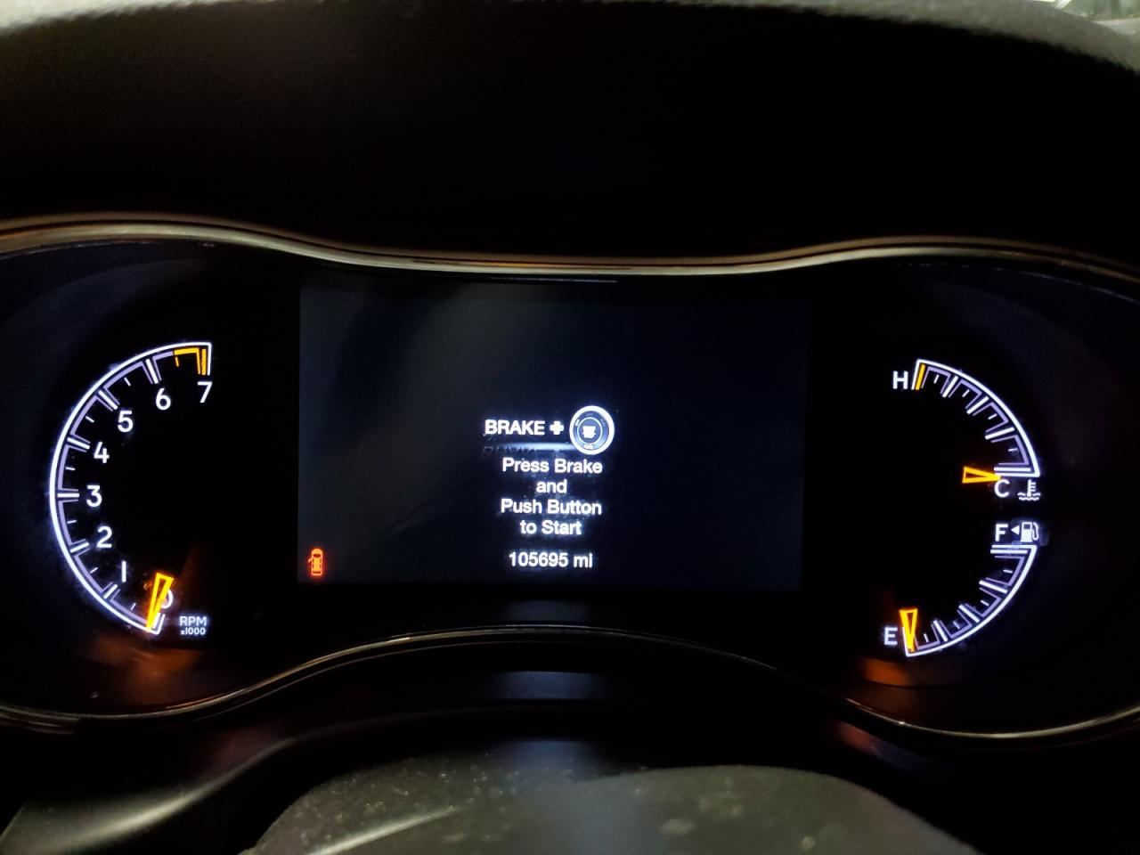 1C4RJFAG4JC249923 2018 Jeep Grand Cherokee Laredo