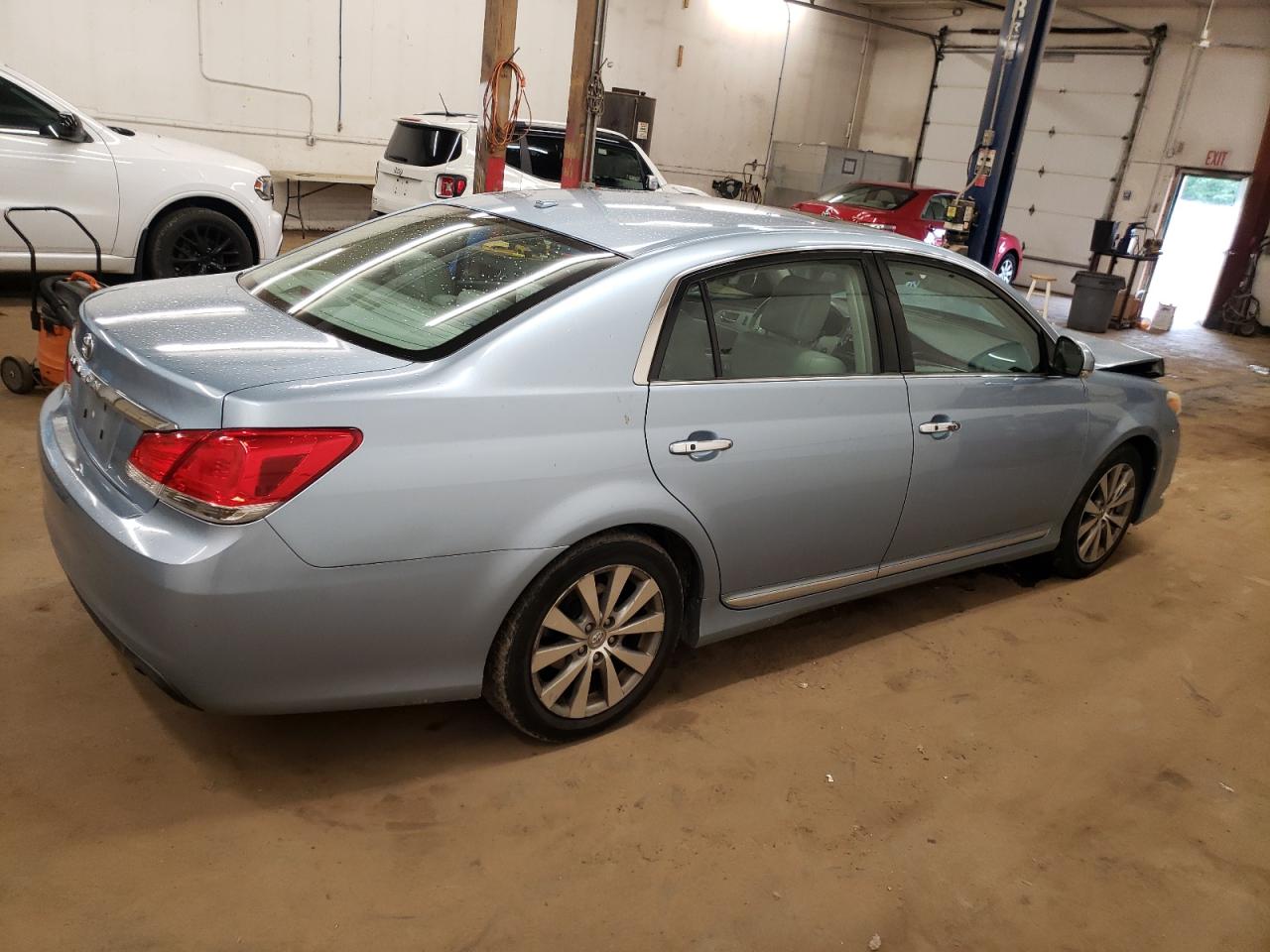 4T1BK3DB4BU398336 2011 Toyota Avalon Base