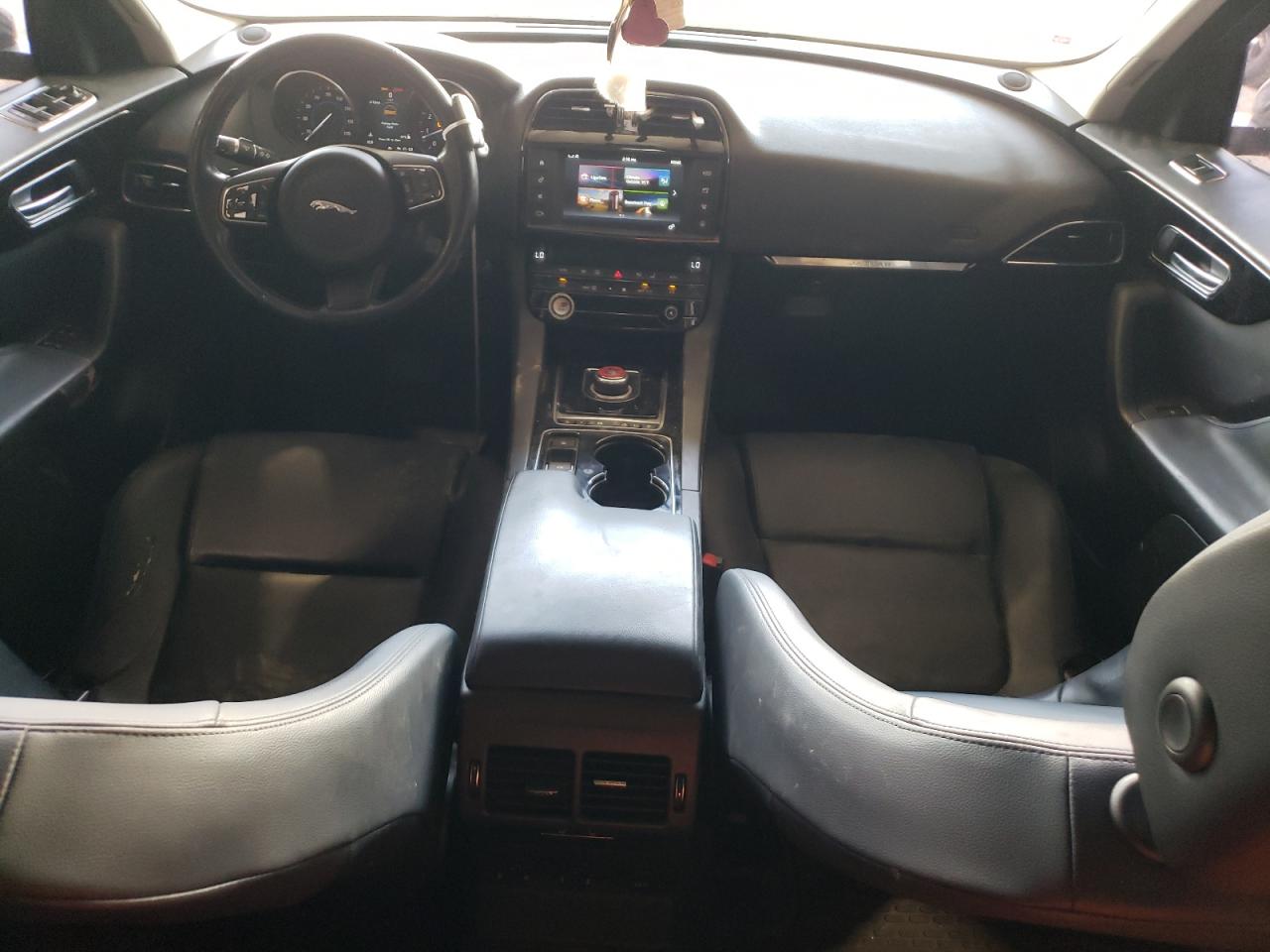 SADCJ2BV8HA063758 2017 Jaguar F-Pace Premium