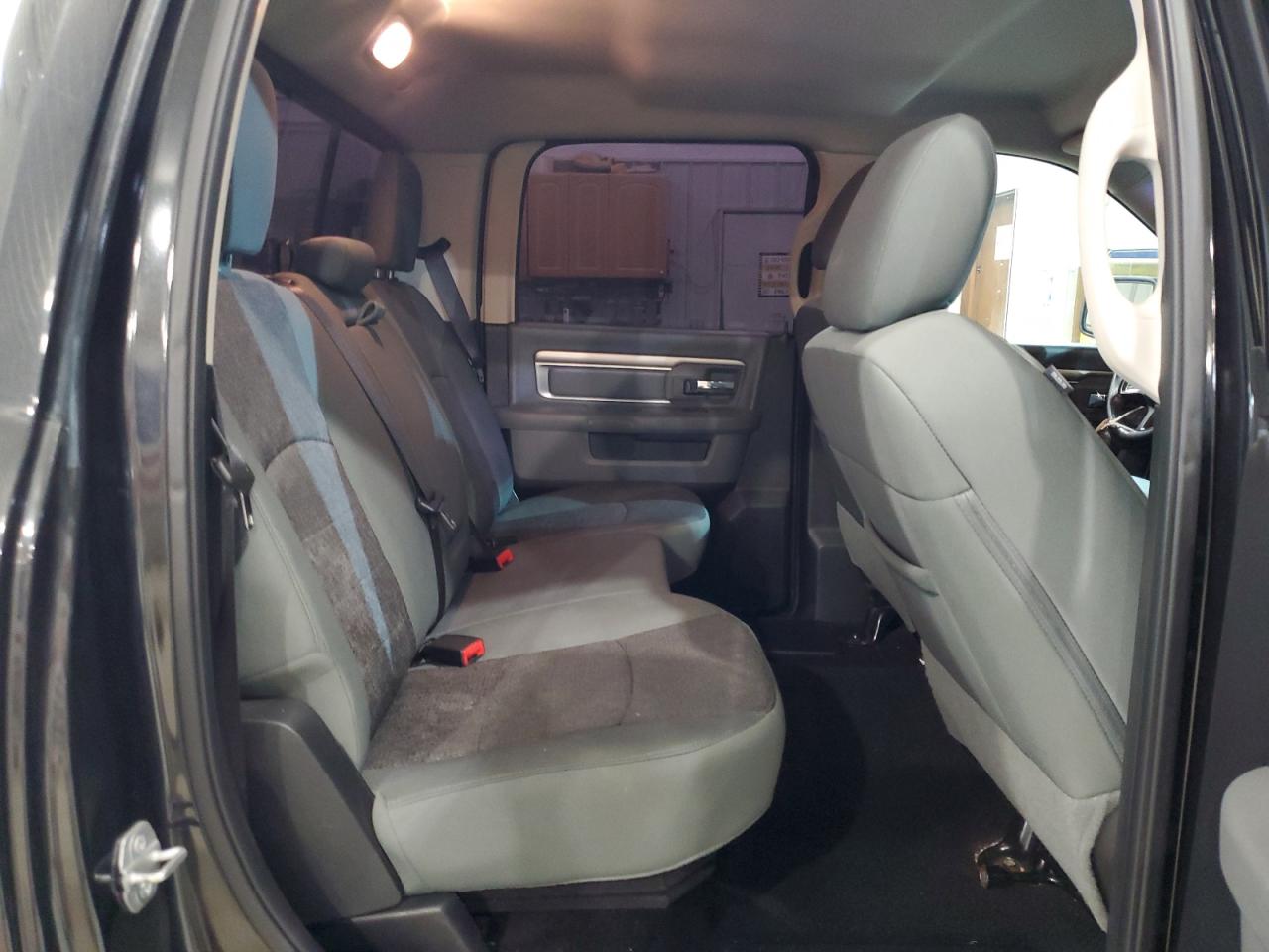 1C6RR7LG8FS728748 2015 Ram 1500 Slt