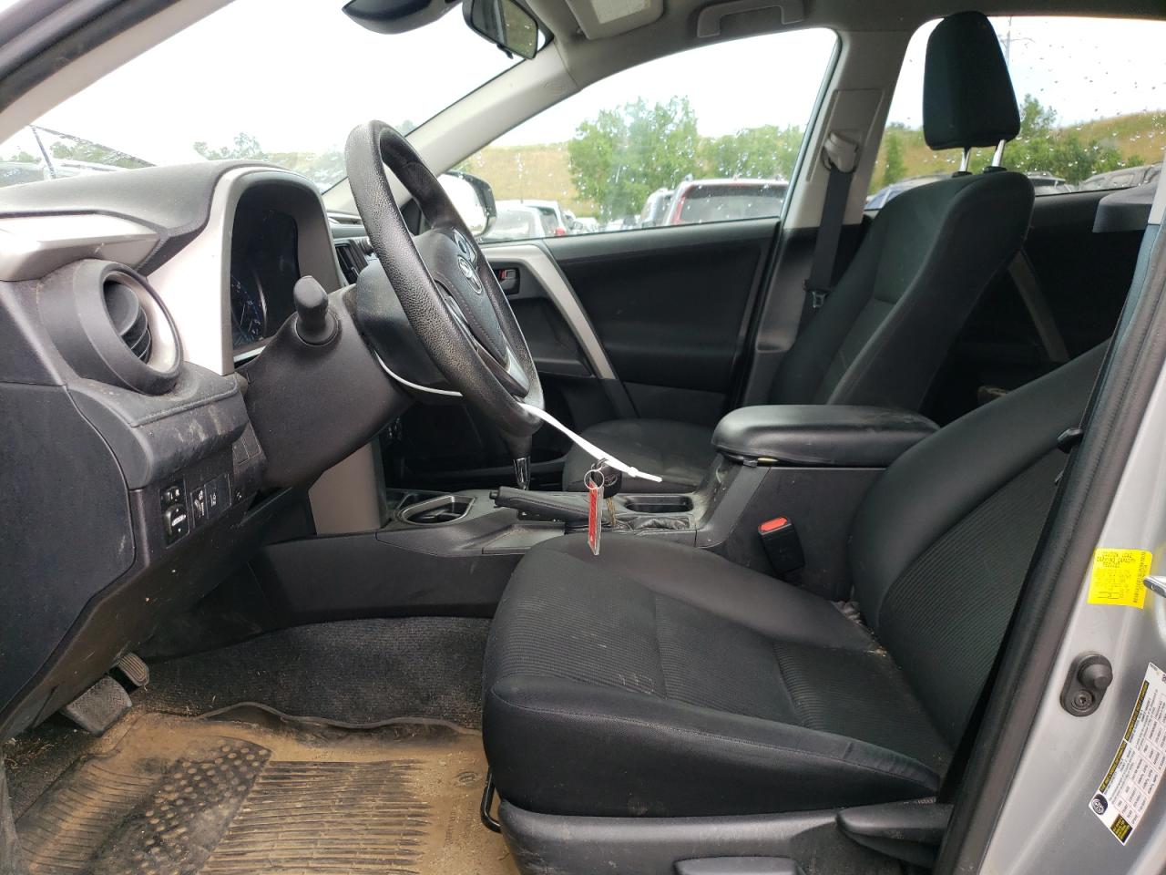 2T3ZFREV3HW381784 2017 Toyota Rav4 Le