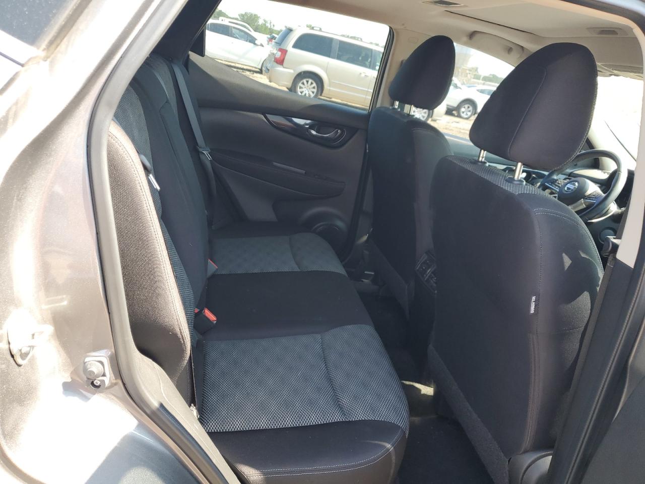 JN1BJ1CP8KW226262 2019 Nissan Rogue Sport S