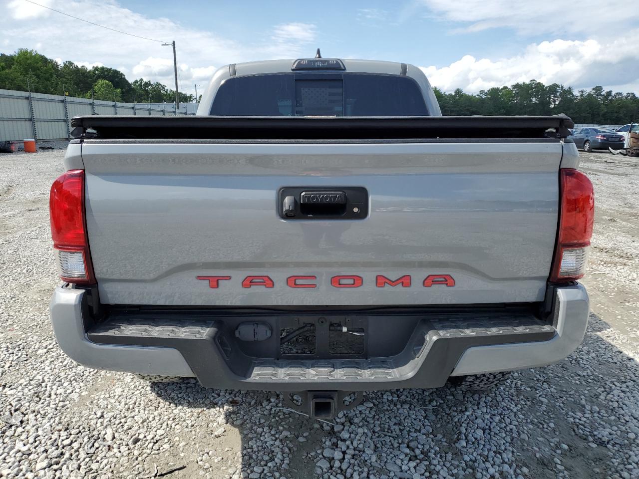 3TMCZ5AN2JM122710 2018 Toyota Tacoma Double Cab