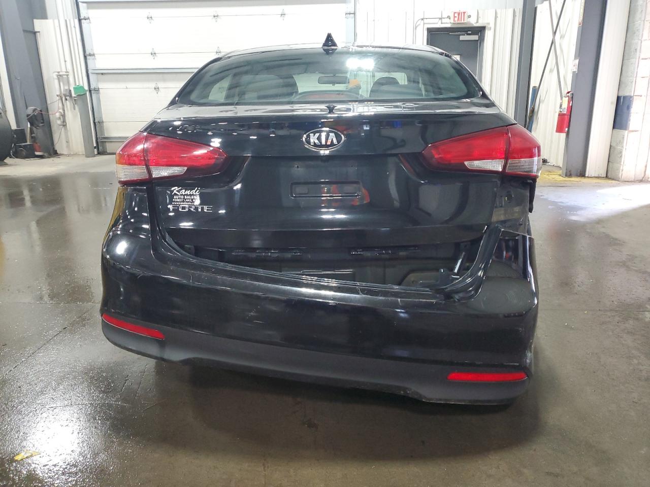 3KPFL4A72JE170972 2018 Kia Forte Lx