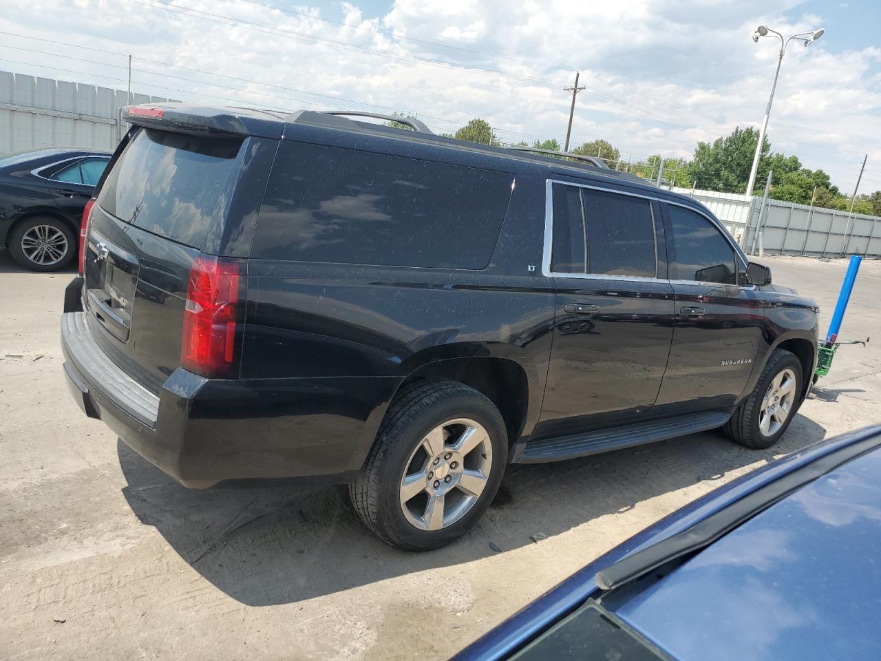 1GNSKHKC5JR300291 2018 Chevrolet Suburban K1500 Lt