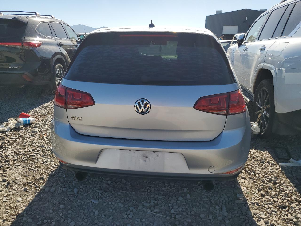 3VW4T7AU5HM054371 2017 Volkswagen Gti S