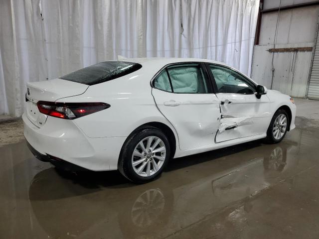 VIN 4T1C11AKXRU224717 2024 Toyota Camry, LE no.3