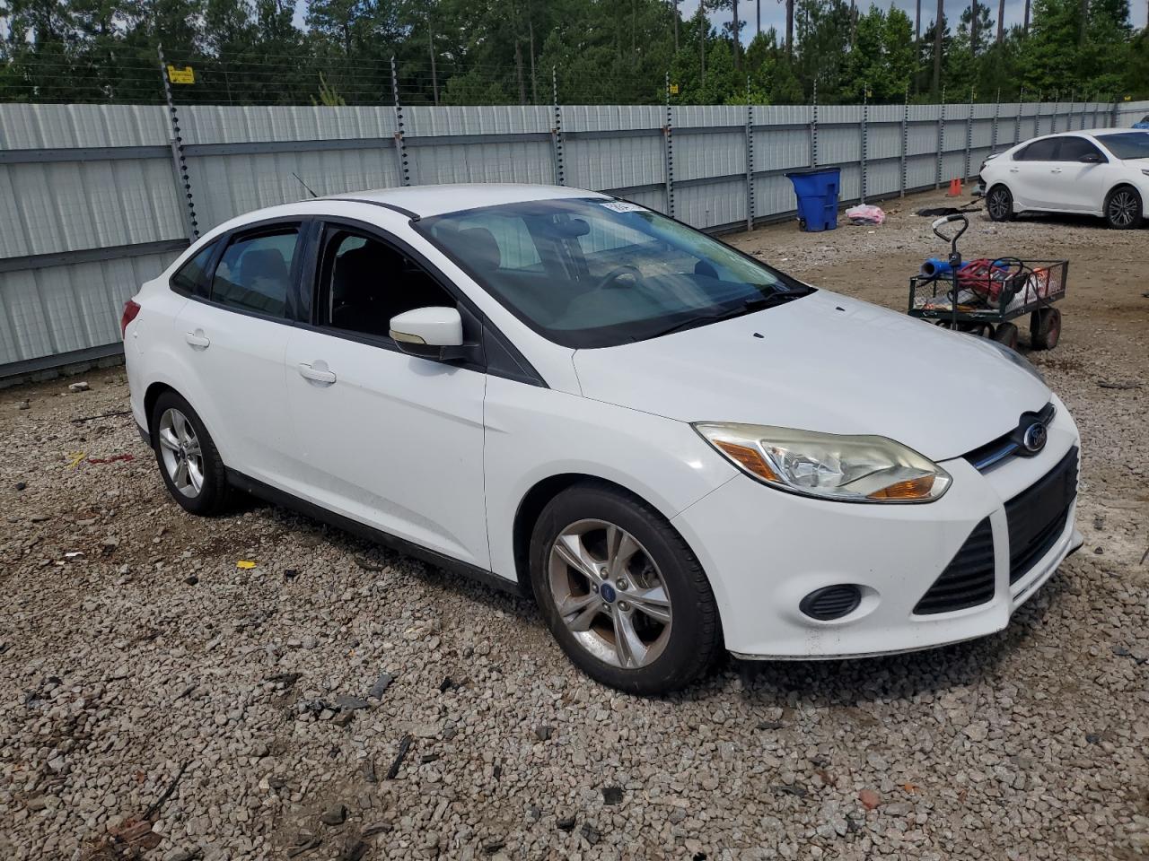 2014 Ford Focus Se vin: 1FADP3F27EL147757