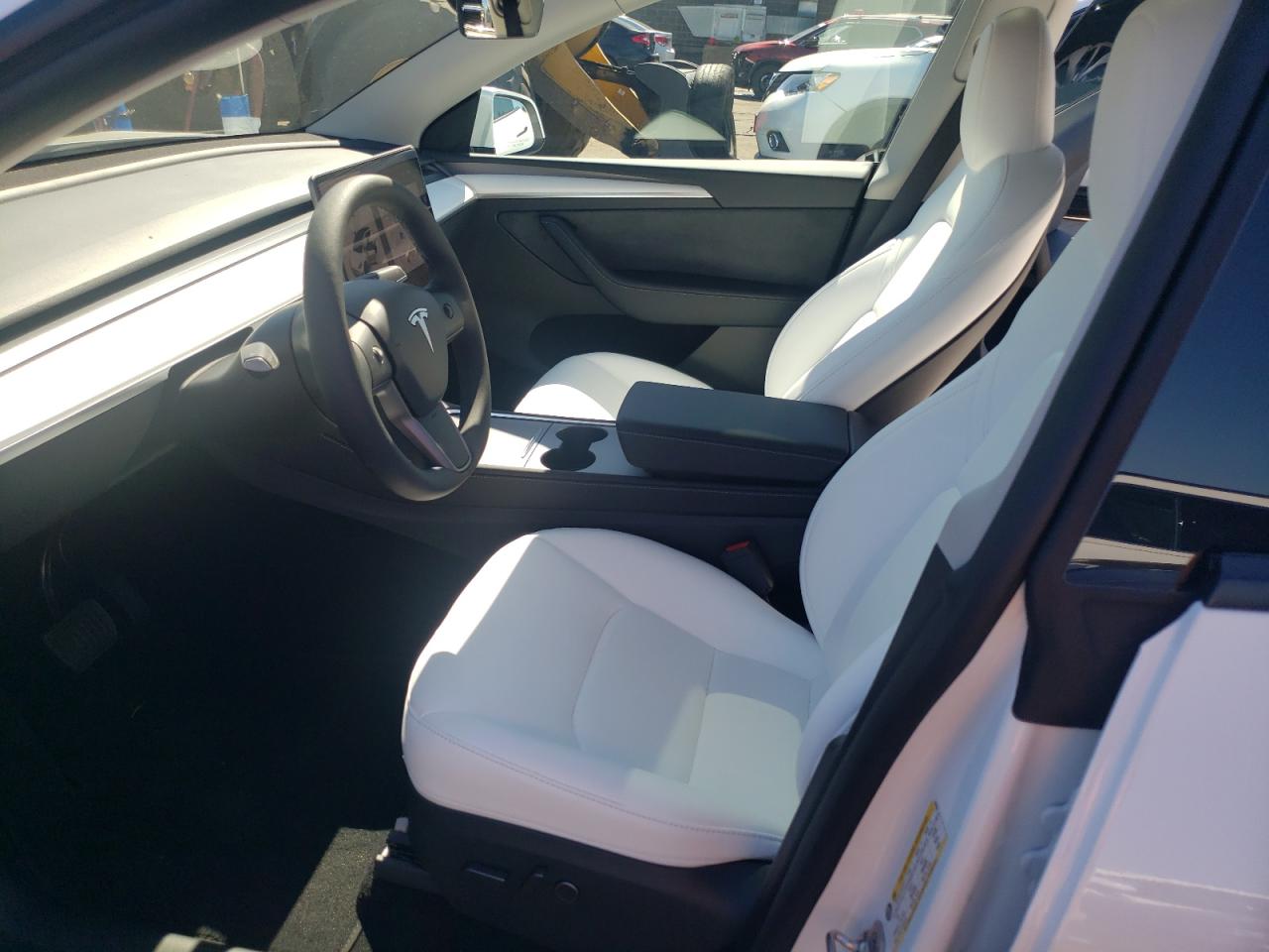 7SAYGAEE0RF102554 2024 Tesla Model Y