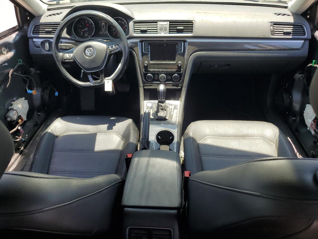 1VWBT7A34HC062848 2017 Volkswagen Passat Se