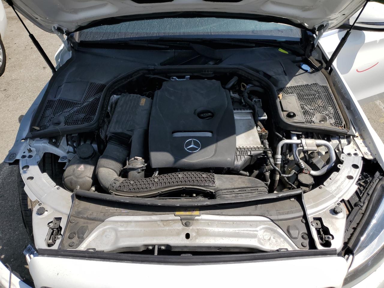 55SWF4JB8JU255321 2018 Mercedes-Benz C 300
