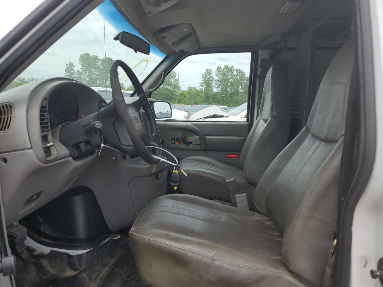 1GTDM19W5VB530527 1997 GMC Safari Xt