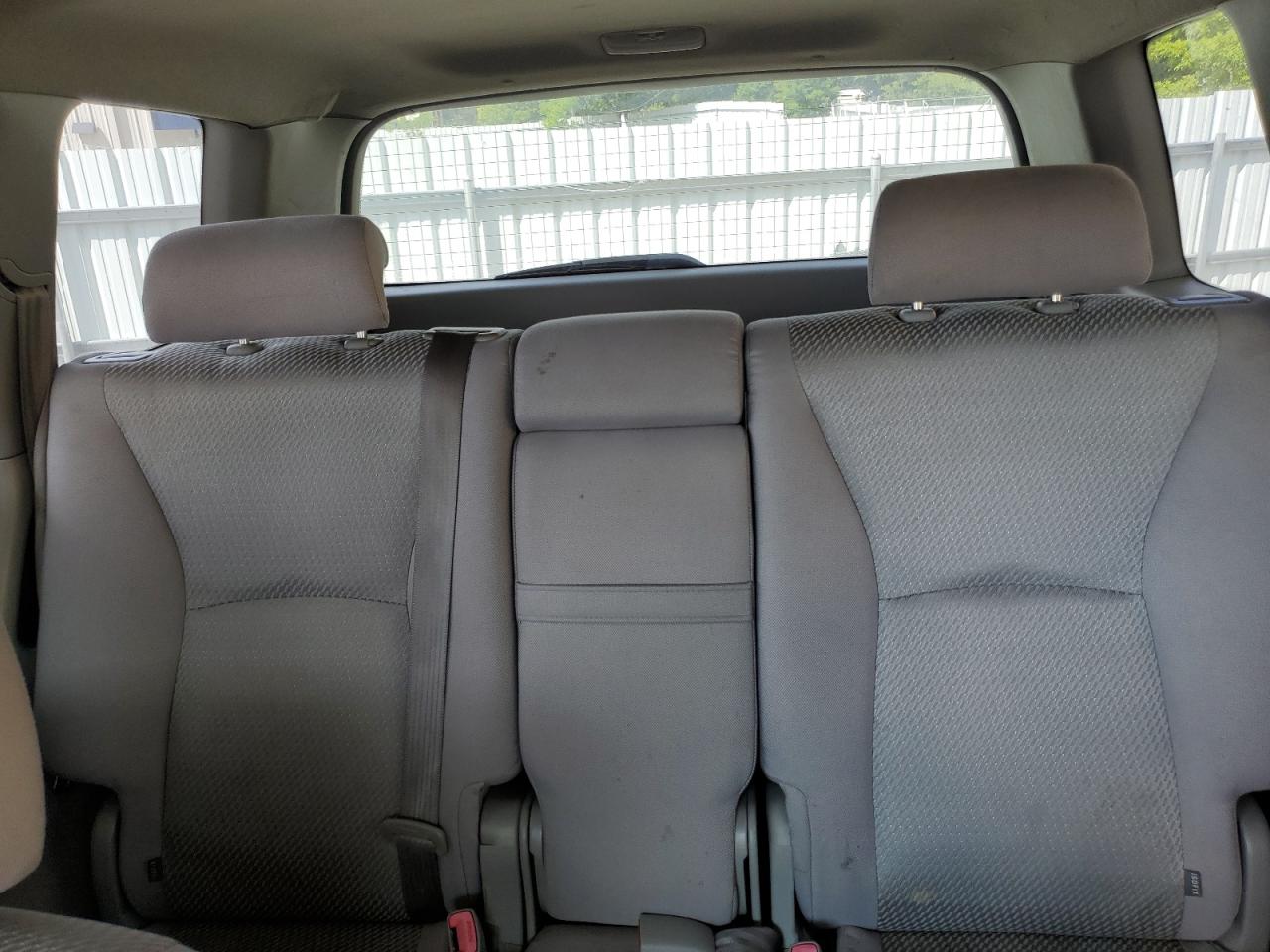 JTEGD21A840102203 2004 Toyota Highlander