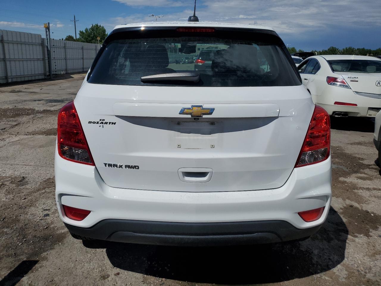 3GNCJNSB4JL228228 2018 Chevrolet Trax Ls