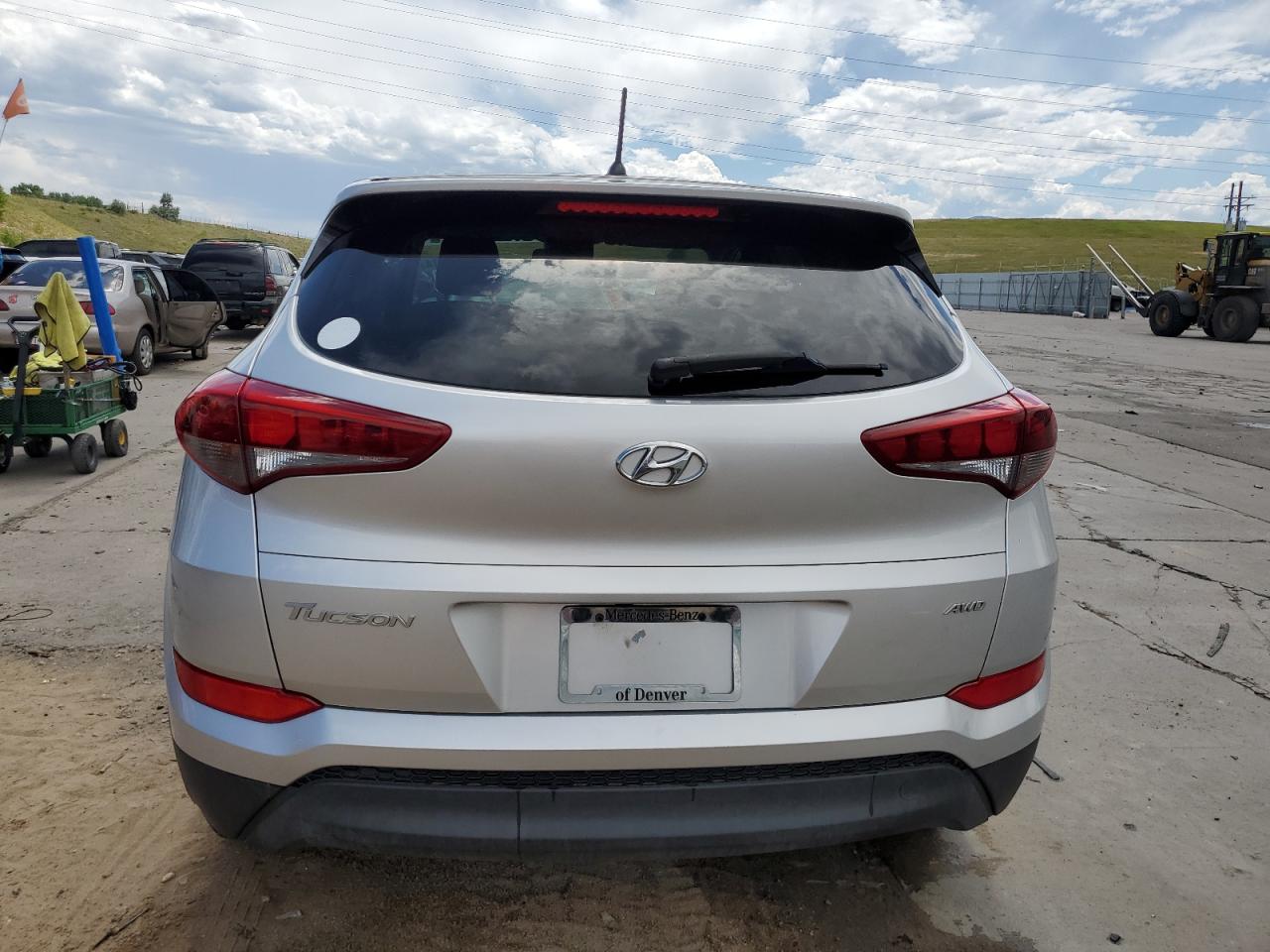 KM8J2CA46JU697164 2018 Hyundai Tucson Se
