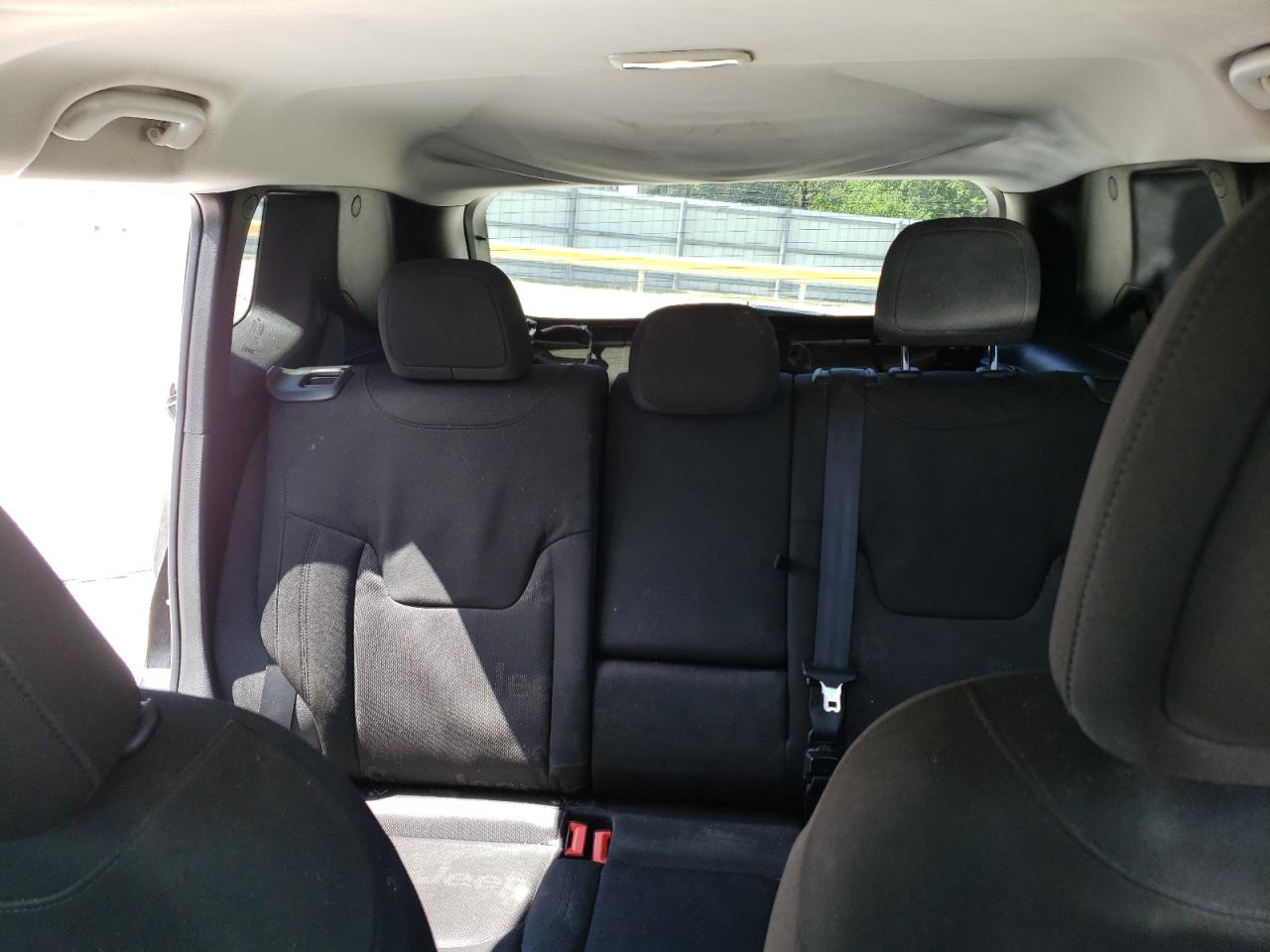 ZACCJABT7GPE19197 2016 Jeep Renegade Latitude