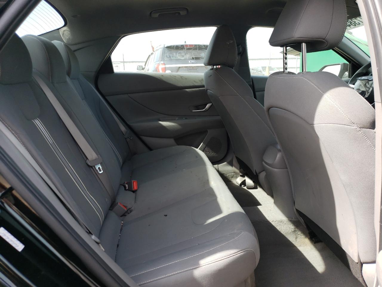 KMHLM4AJ4NU015015 2022 Hyundai Elantra Blue