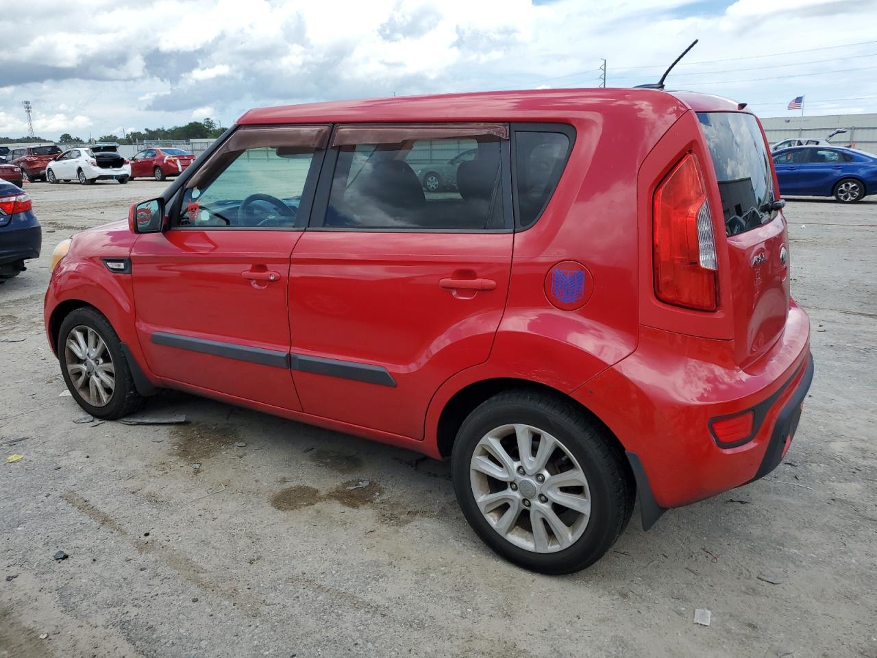 2013 Kia Soul vin: KNDJT2A56D7568459