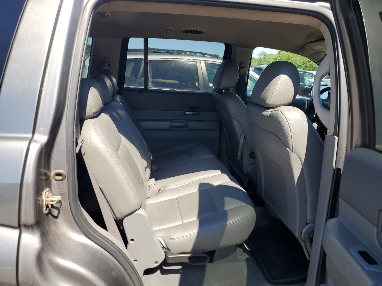 1D4HB48N95F549739 2005 Dodge Durango Slt