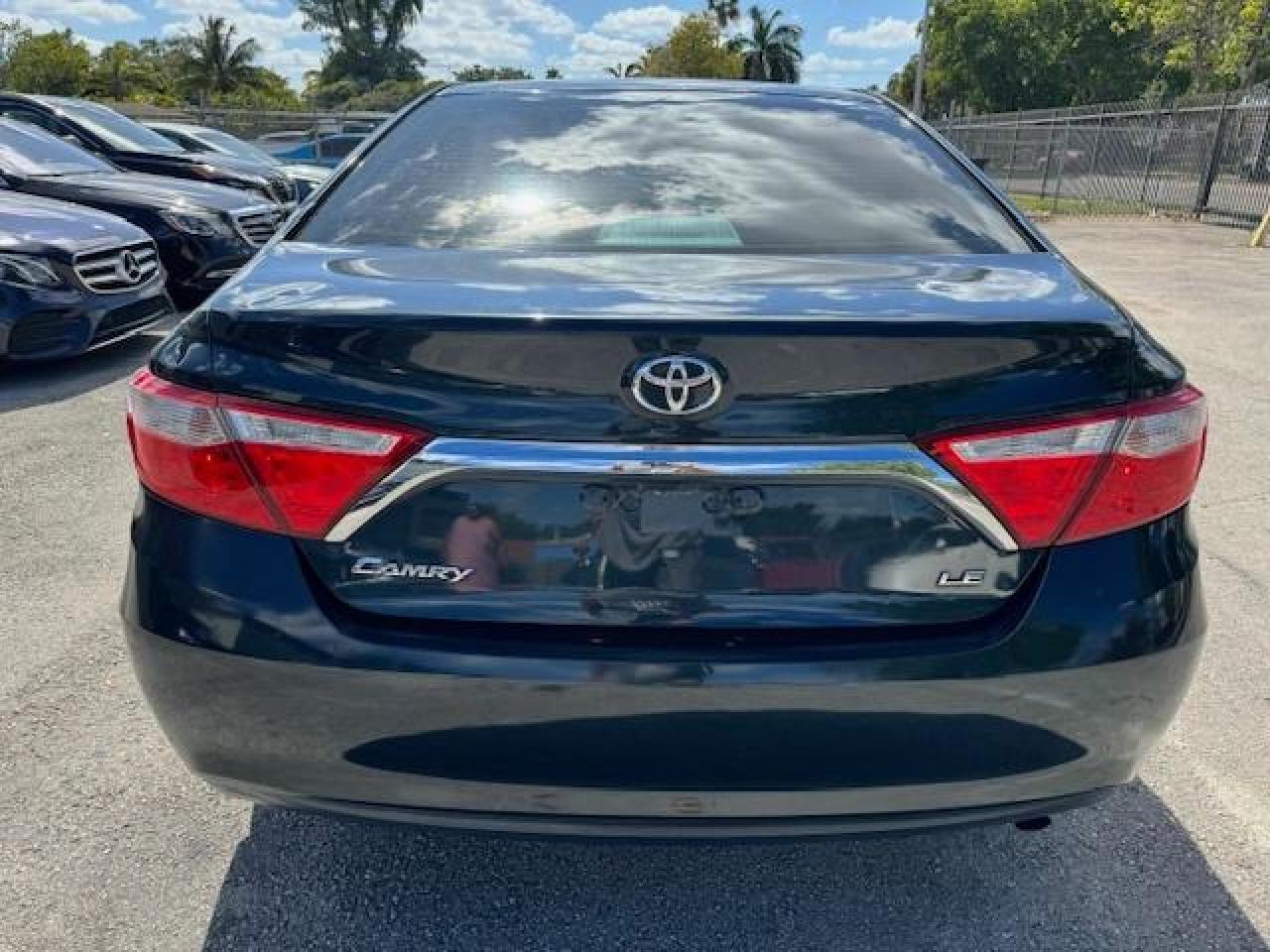 2017 Toyota Camry Le vin: 4T1BF1FK5HU621644