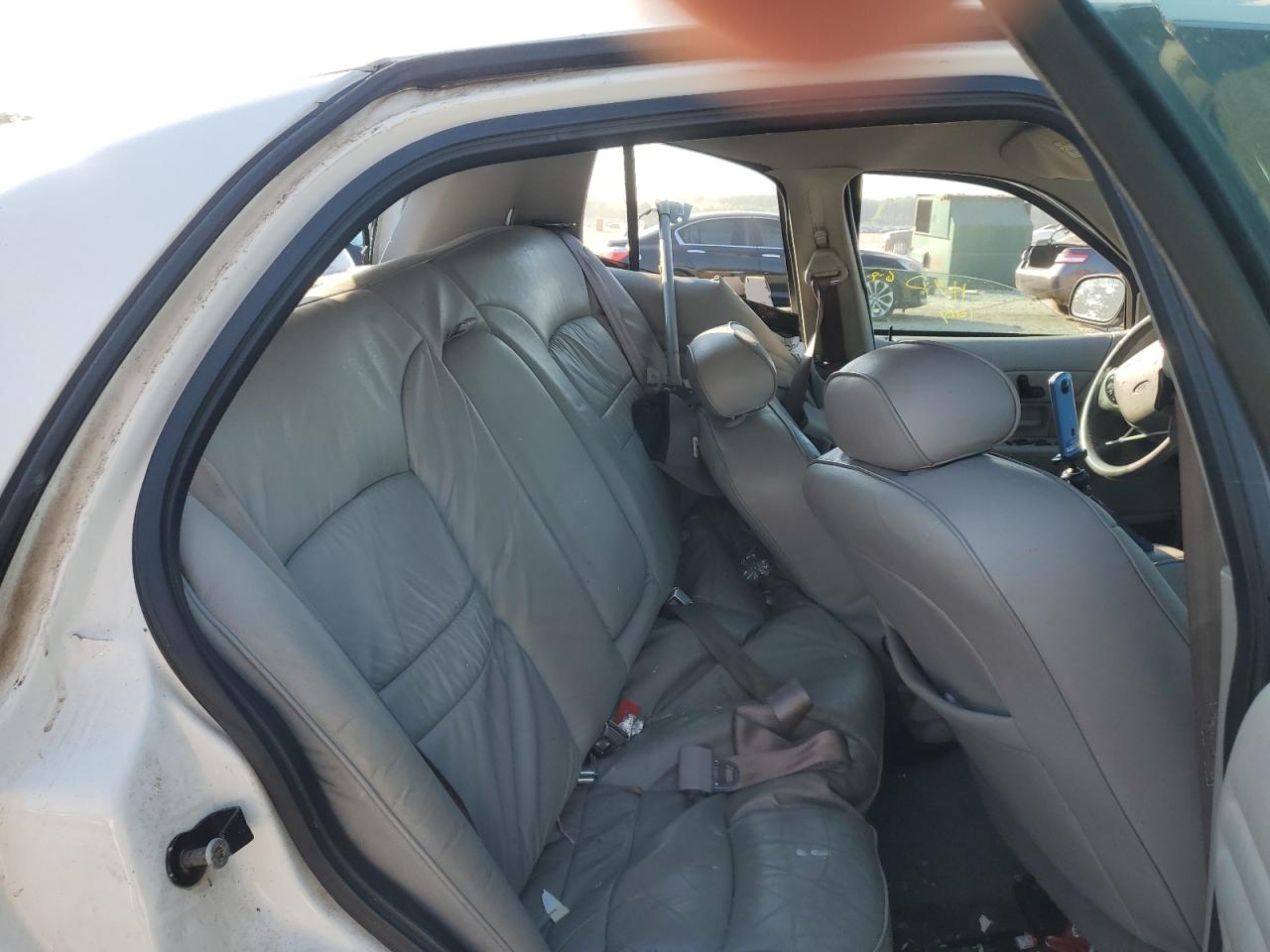 2FAFP74W4YX135353 2000 Ford Crown Victoria Lx