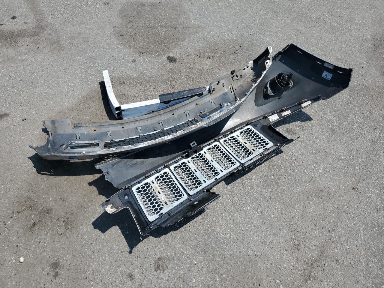 1C4RJFAGXFC637021 2015 Jeep Grand Cherokee Laredo