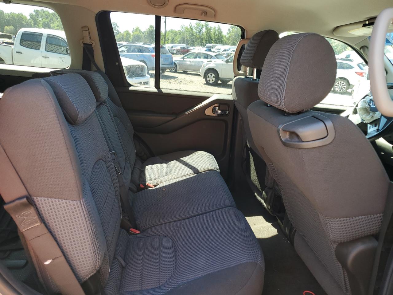 5N1AR18W56C670090 2006 Nissan Pathfinder Le