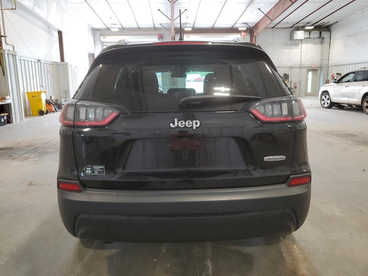 1C4PJLCB5KD269469 2019 Jeep Cherokee Latitude