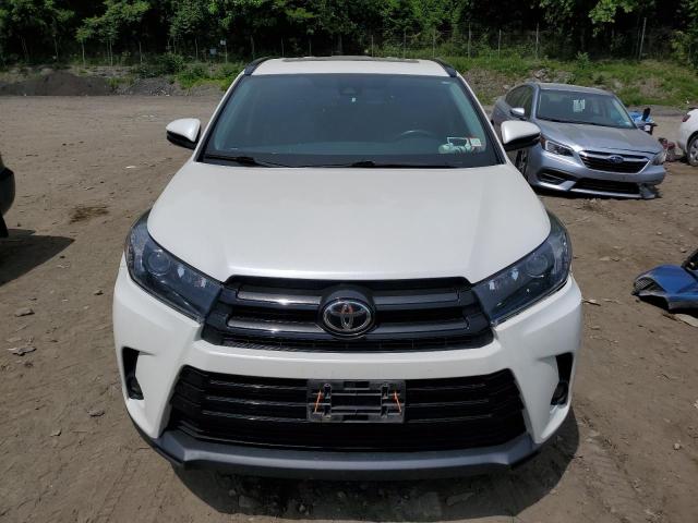 VIN 5TDJZRFH0KS603204 2019 Toyota Highlander, SE no.5